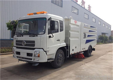 Κίνα Κενό φορτηγό οχημάτων αποκομιδής απορριμμάτων RHD Dongfeng 4x2, 4000 λίτρα οδικών καθαρίζοντας μηχανών προμηθευτής