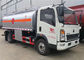 Το Sinotruck HOWO 4x2 10M3 10000 δεξαμενών καυσίμων λίτρα πετρελαίου φορτηγών ανεφοδιάζει σε καύσιμα το βυτιοφόρο Bowser καυσίμων φορτηγών προμηθευτής